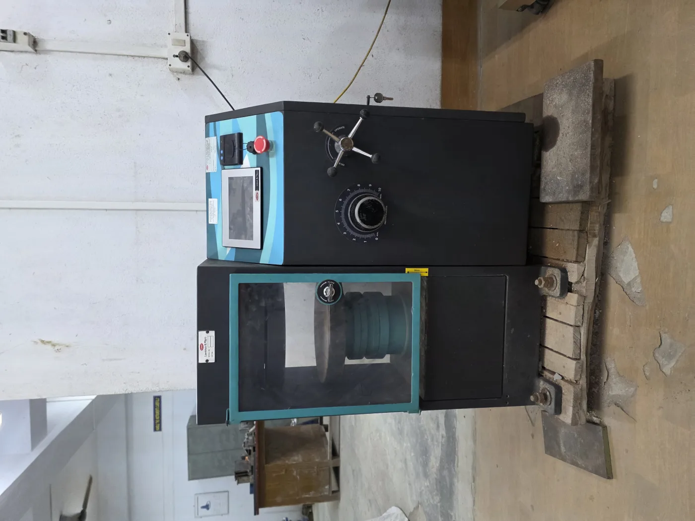 Compressive Testing Machine